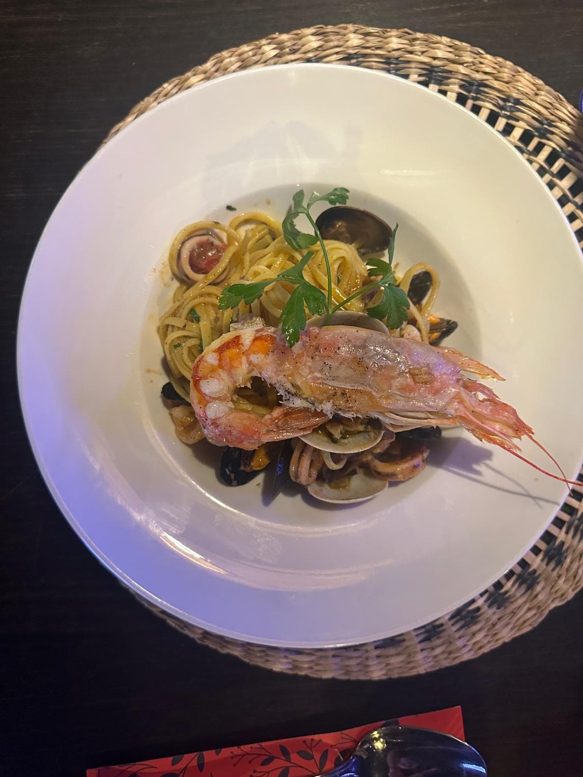 Un plat préparé en cuisine